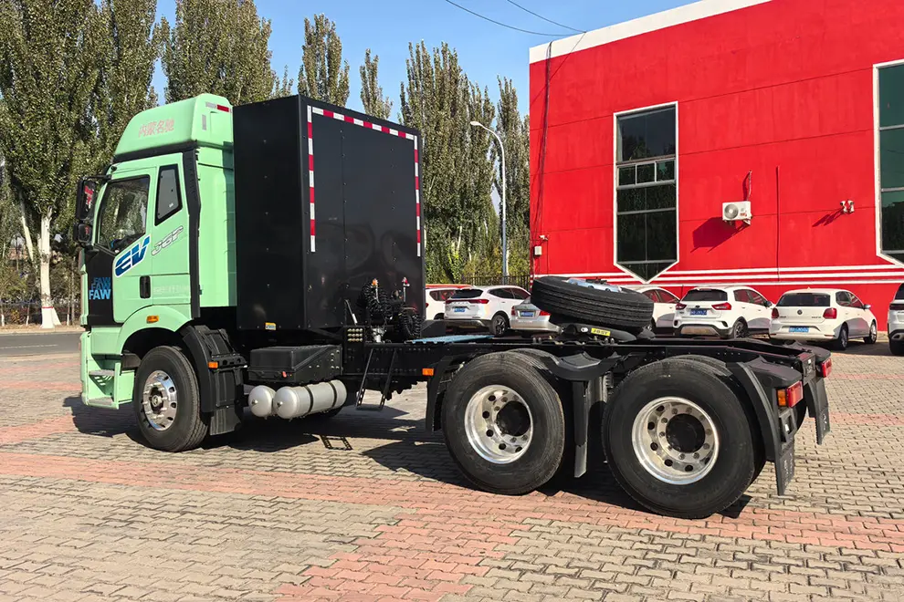 FAW J6P 6x4 Electric Tractor Truck